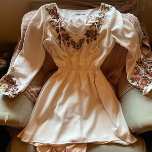Cupcakes and Cashmere • White floral embroidered dress